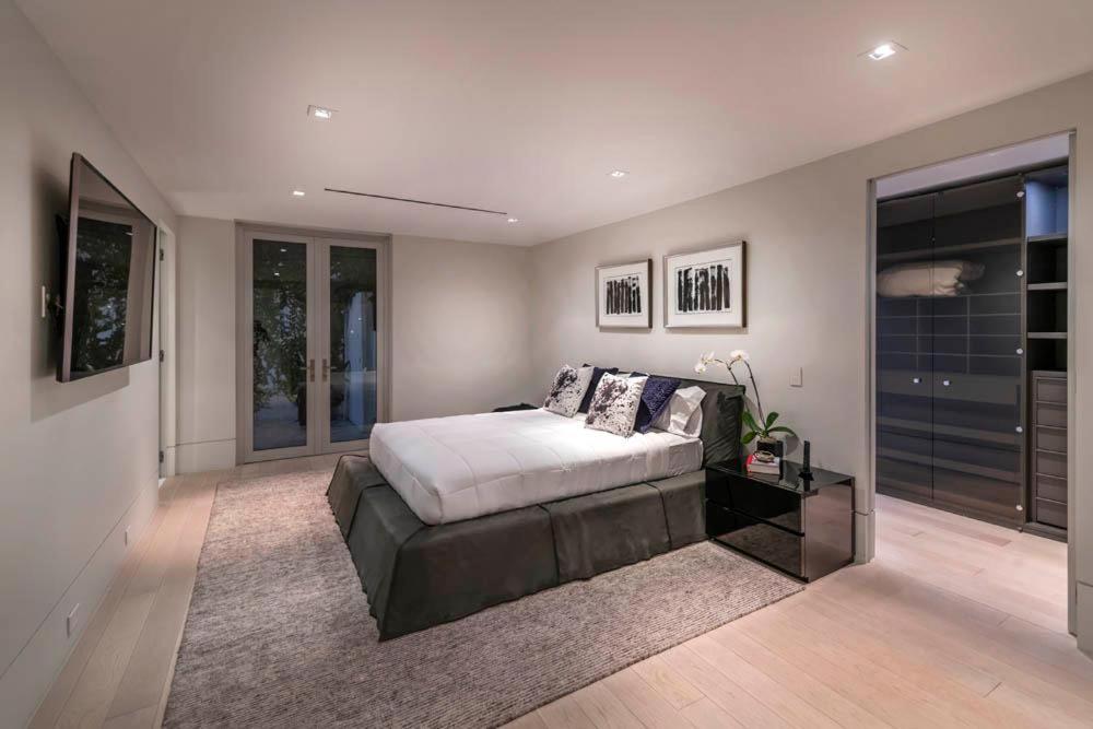 St Ives Modern *